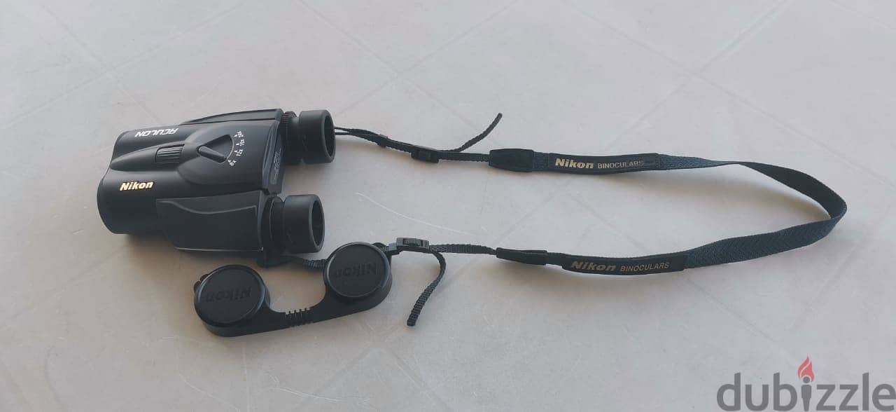 NIKON Aculon Model T11 - Binoculars 0