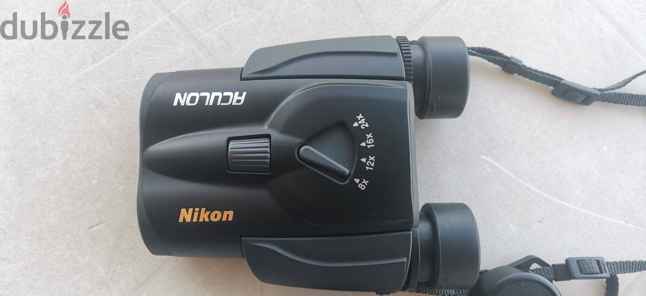 NIKON Aculon Model T11 - Binoculars 1