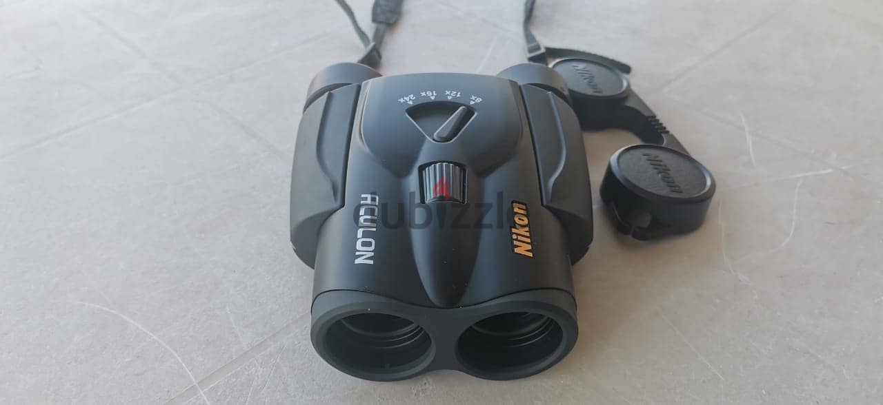 NIKON Aculon Model T11 - Binoculars 2