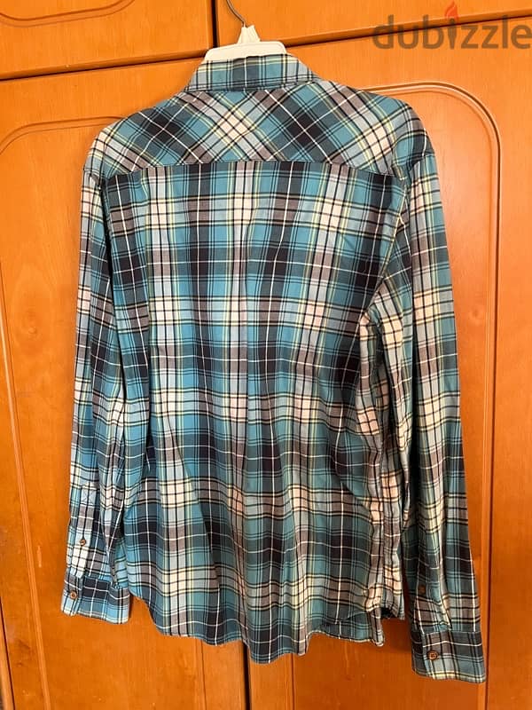 AMERICAN EAGLE BOTTON DOWN COLLARED SHIRT 1