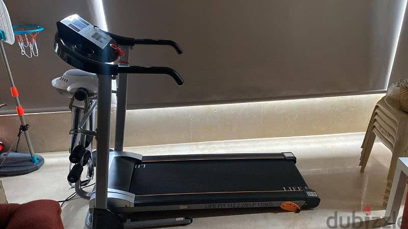 treadmill not used --- as new --- with vibrator option and activity 2