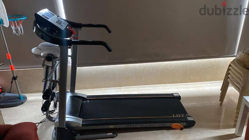 treadmill not used --- as new --- with vibrator option and activity 4