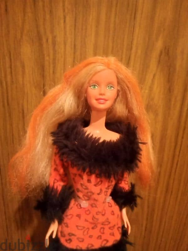 ENCHANTED HALLOWEEN Barbie 2000 barely used Still Good doll bend legs. 3