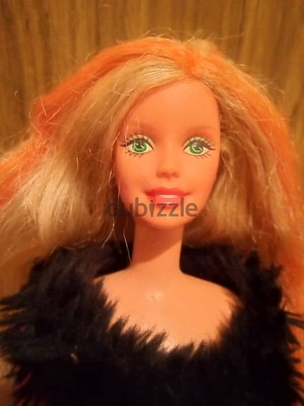 ENCHANTED HALLOWEEN Barbie 2000 Barely Used Still Good doll bend legs. 3