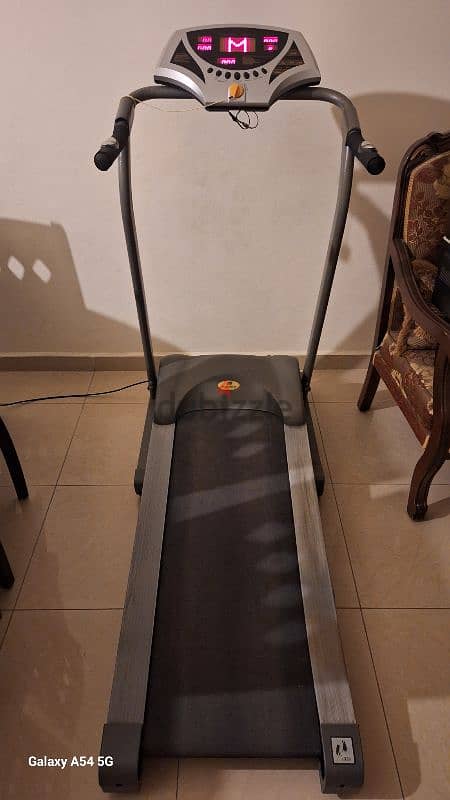 New Treadmill b 100 $ 2