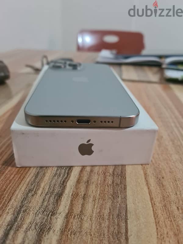 Iphone 15 Pro Max with box 7