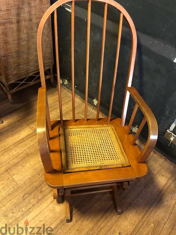 rocking chair (كرسي هزاز) in excellent condition. 110$ 3