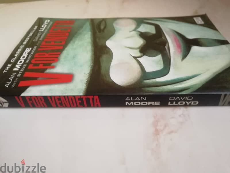 V for Vendetta Vertigo DC Comics Graphic Novel . Alan Moore David Llo 2