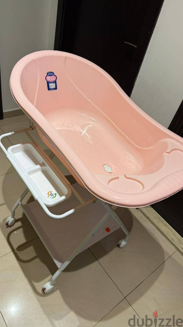 Bath with stand 2