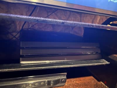 PS4 PRO 1T like new