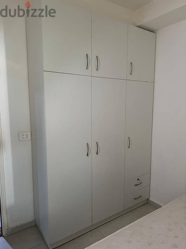 good condition white closet with 2 drawers 0