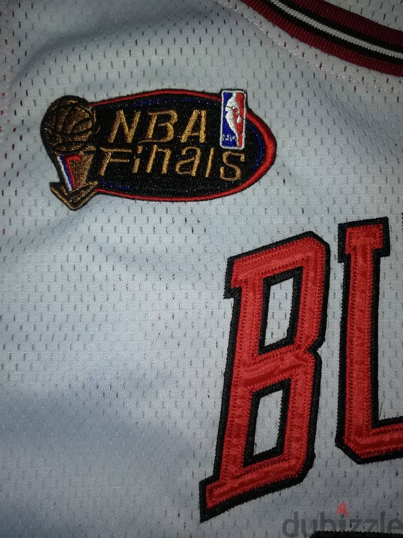 Chicago Bulls Michael Jordan #23 jersey size 44 by Nike for NBA final 2