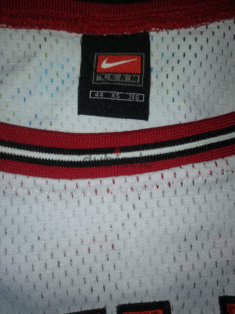 Chicago Bulls Michael Jordan #23 jersey size 44 by Nike for NBA final 3