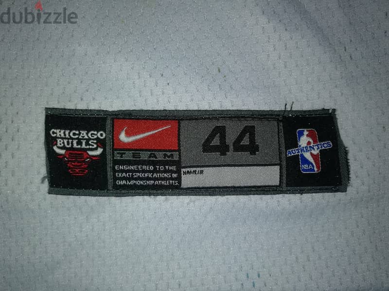 Chicago Bulls Michael Jordan #23 jersey size 44 by Nike for NBA final 4