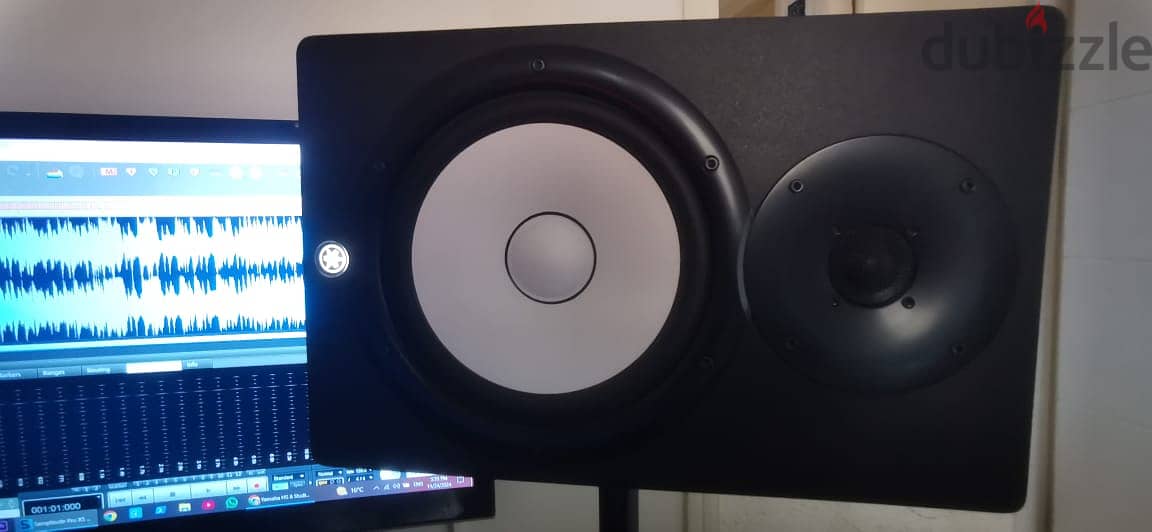 Yamaha HS8 Studio Monitor x 2 + FREE Floor Stands 2