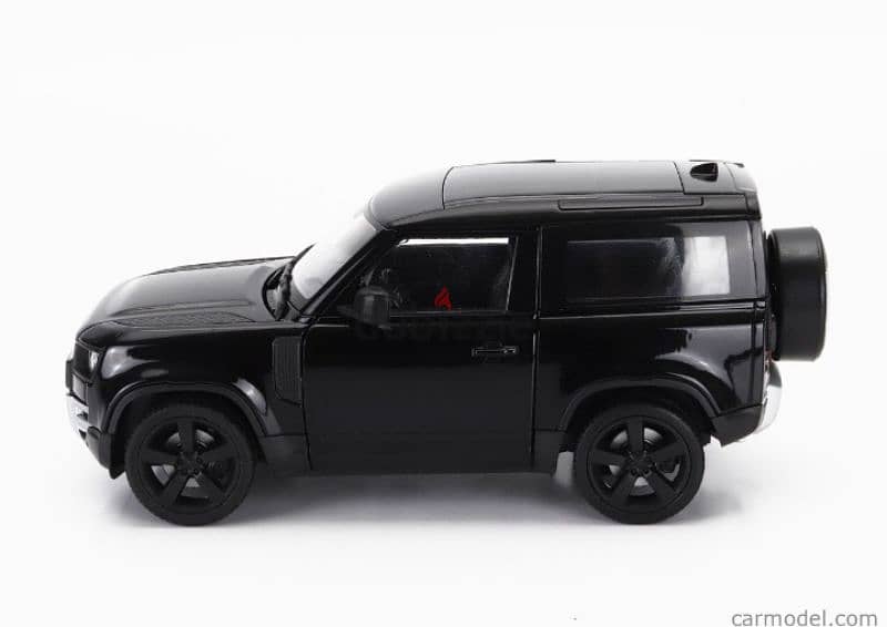 Land Rover Defender 2022 diecast car model 1:24 1