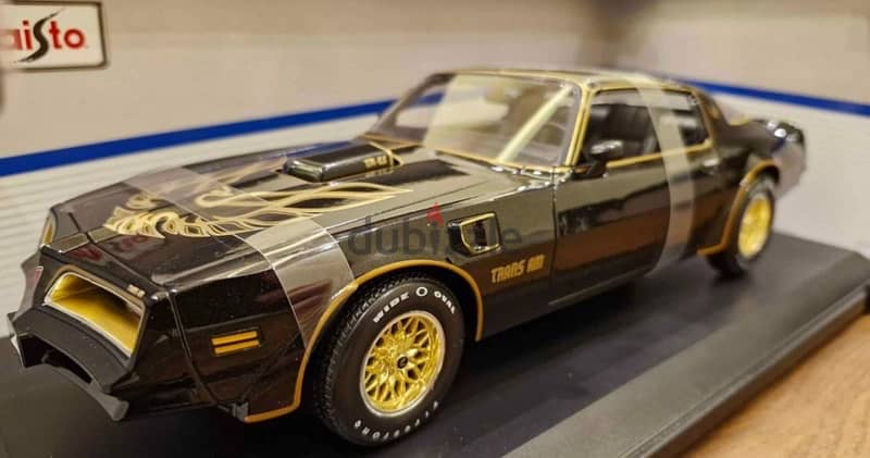 Pontiac firebird Trans Am 1:18 scale 3