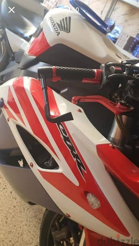 MOTO HONDA CBR 1000RR 2