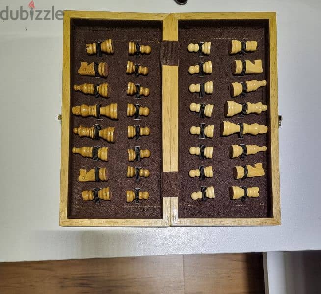 AMAZING CHESSBOARD IN EXELLENT CONDITION 1