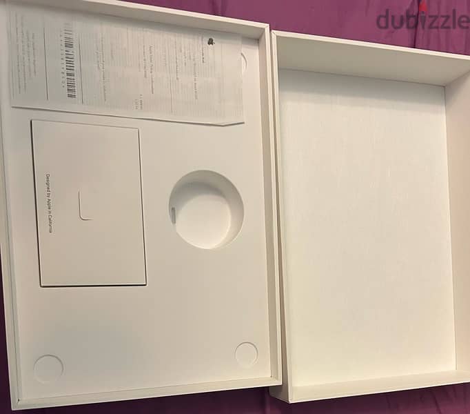 Macbook Air 2019 /Like new (zero scratch with original box and charger 2