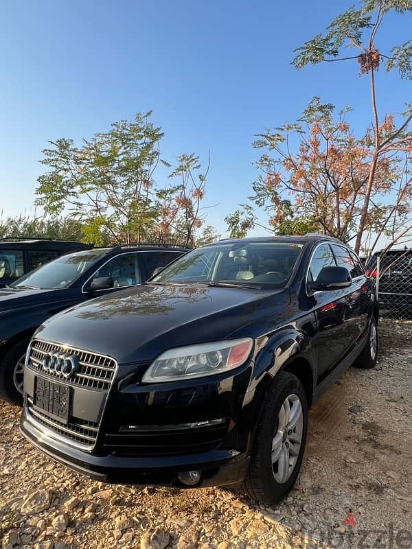 Audi Q7 2009 quattro 7 seats good condition 0