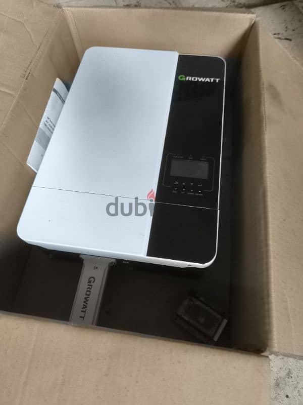 growatt inverter  5000 Used like new stil in the box , solar panel gro 2