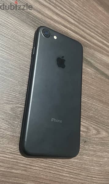 iPhone 7 32GB unlocked, excellent. 1