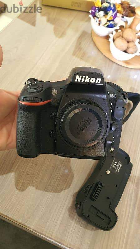 Nikon D810 body only with grip 4