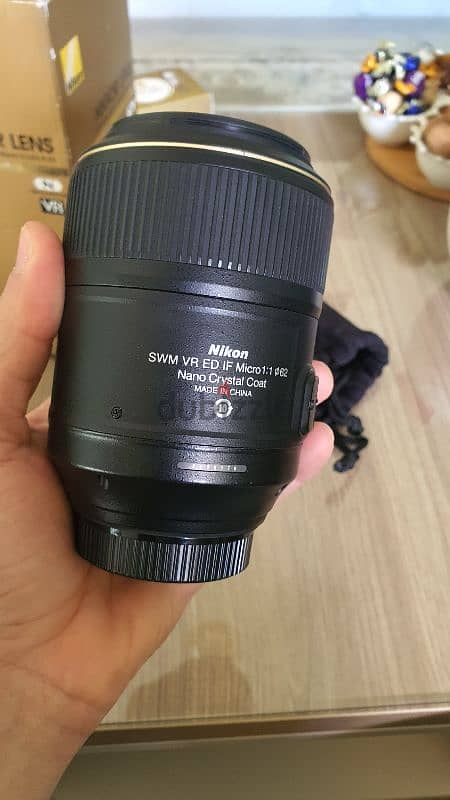 Nikon lens 105mm f 2.8 VR micro nikkor like new 3