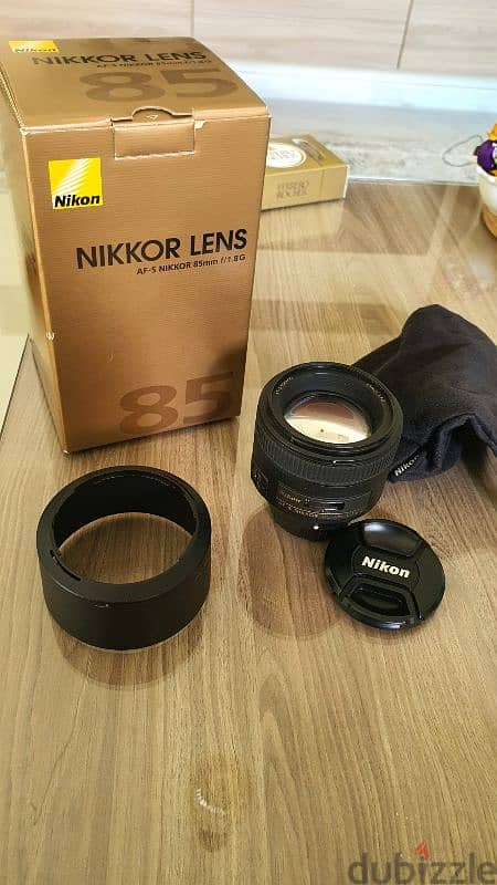 Nikon lens 85mm f 1.8 nikkor like new 0