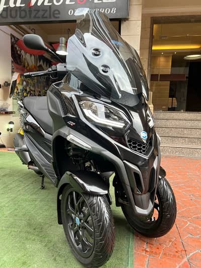 piaggio MP3  400 cc HPe 2024