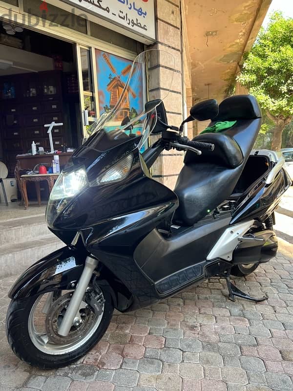 Honda silverwing 600 cc 8