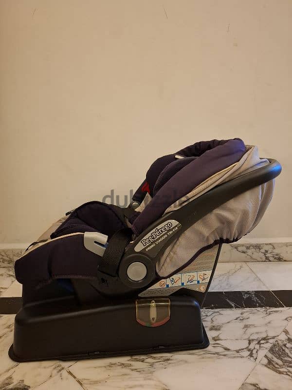 Peg-Perego Car Seat 0