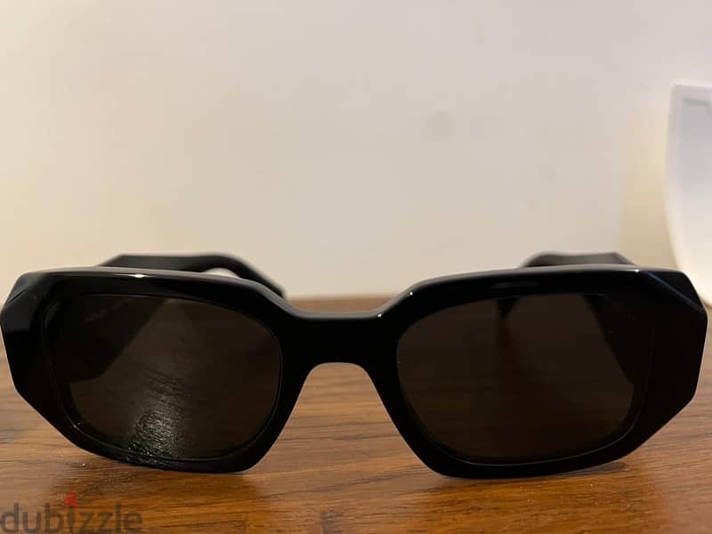 Prada sunglass 1