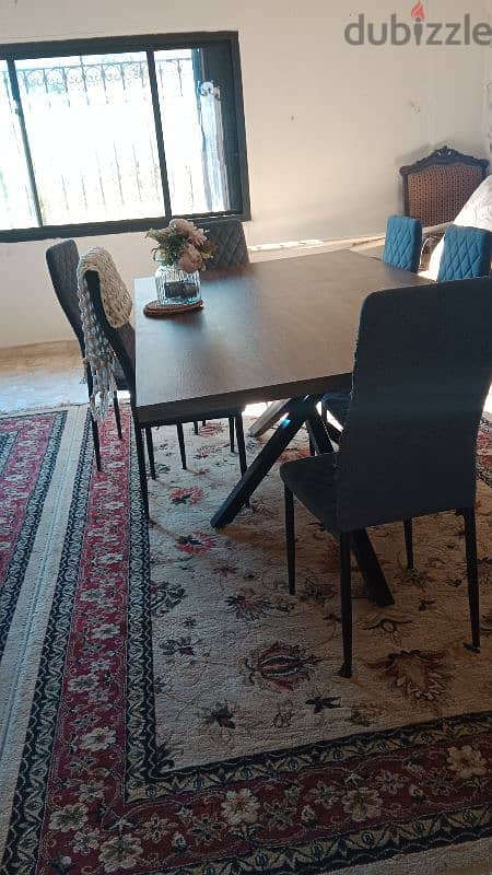 used dining room in a good condition 0