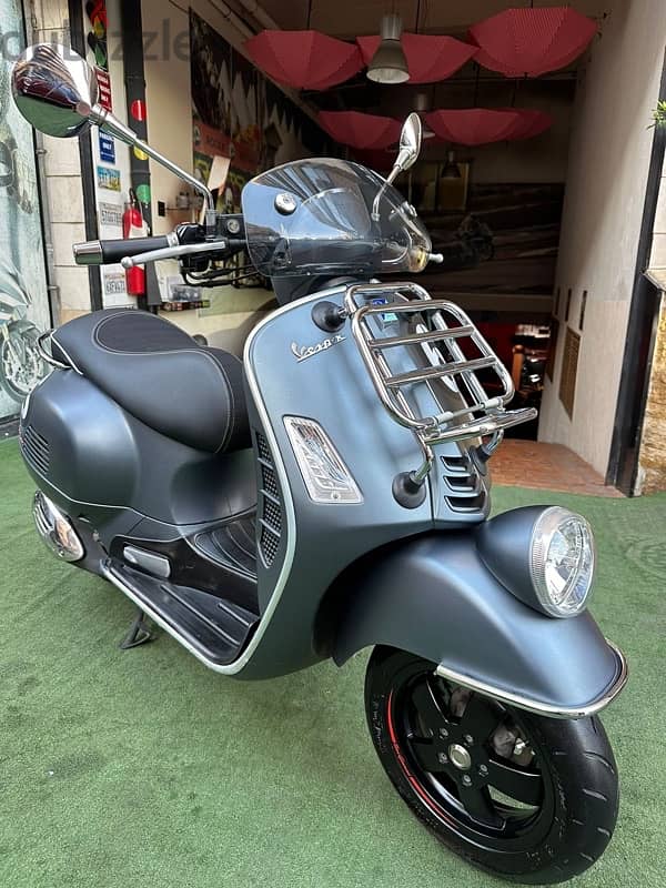 vespa Gts sei Giorni 300 cc 3