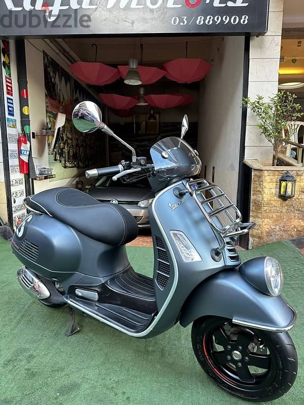 vespa Gts sei Giorni 300 cc 4