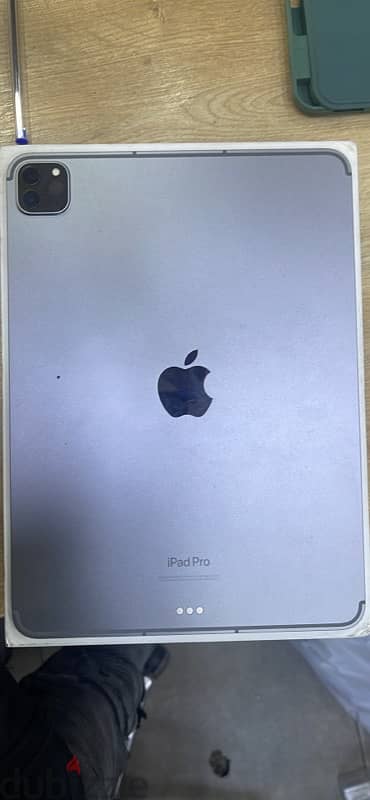 Ipad 11 pro used like new mint condition 1