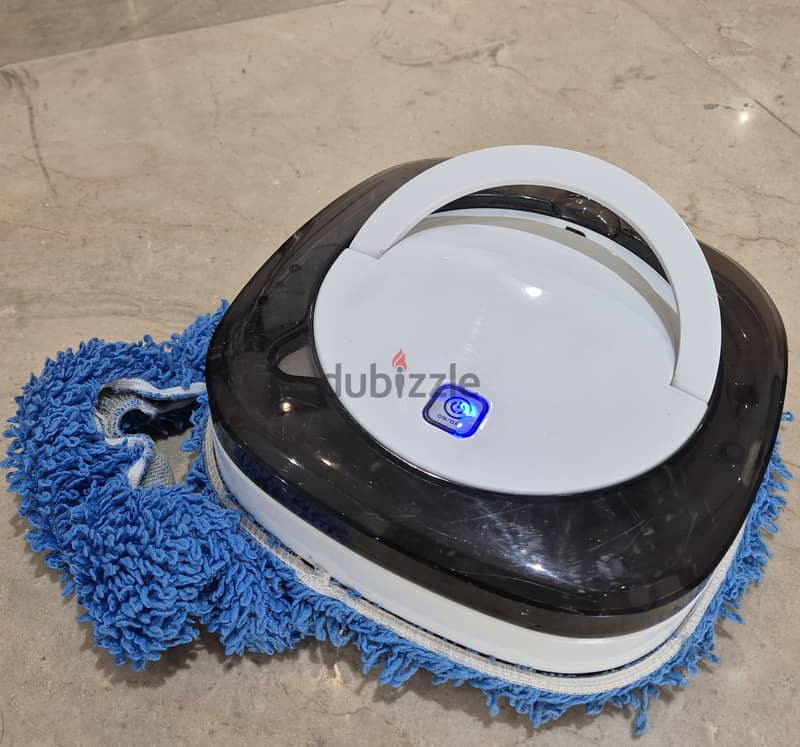 Floor Water Cleaning Robot 1