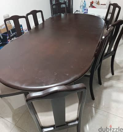 dining table with 8 chairs طاولة مع ٨ كراسي زين