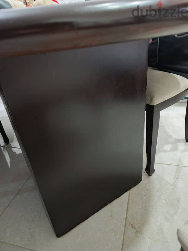 dining table with 8 chairs طاولة مع ٨ كراسي زين 3