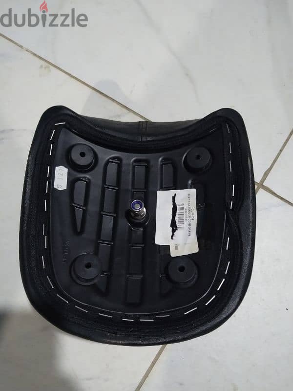 Moto Guzzi V9 bobber rear seat 2