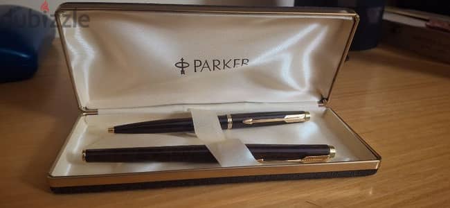 set of 2 original parker pens