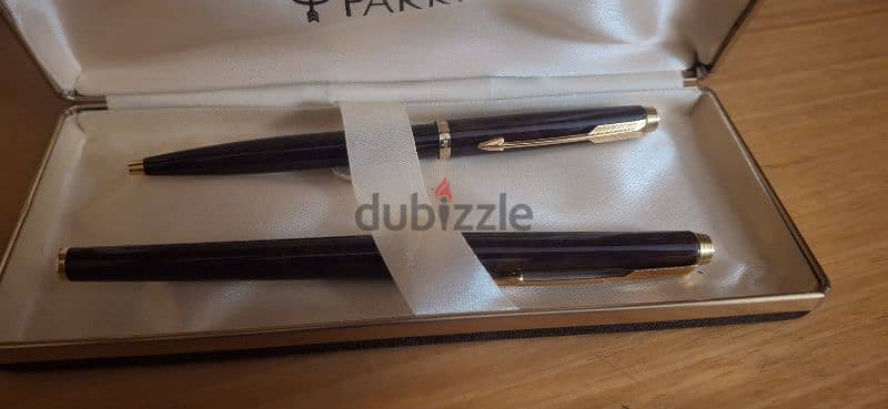 set of 2 original parker pens 1