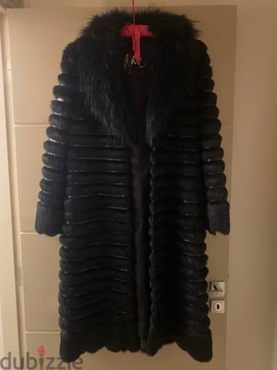 100% fur coat black used once