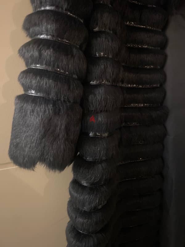 100% fur coat black used once 2