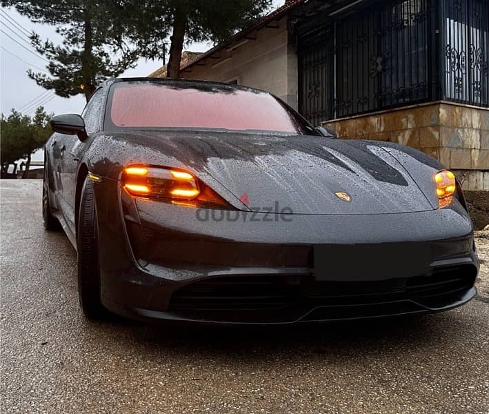 Porsche Taycan 2021 0