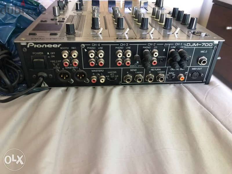 Mixer Pioneer DJM-700 1