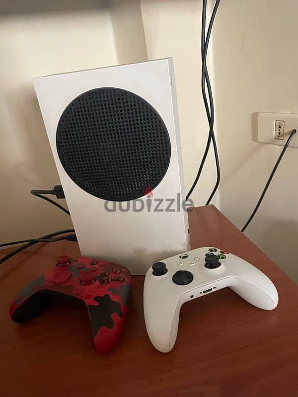 xbox series s with special edition controller 0