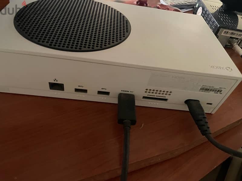 xbox series s with special edition controller 4